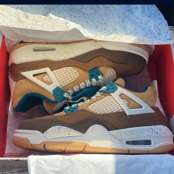 Jordan 4s - Picture 5 of 5